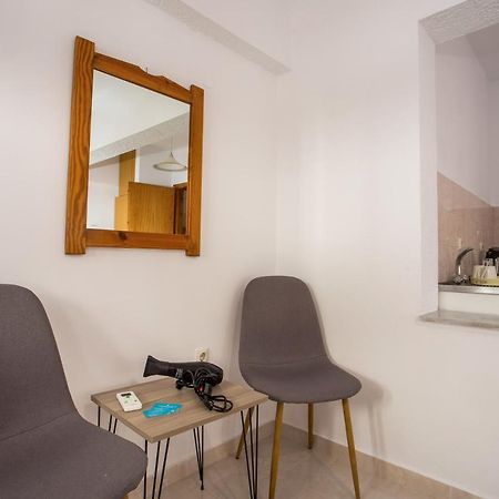 Anastasia Apartment Afandu Zewnętrze zdjęcie